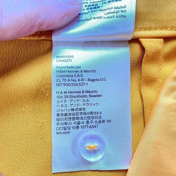 H&M Gold Satin-like High‎ Waisted Shorts, Size 2 - Picture 10 of 13